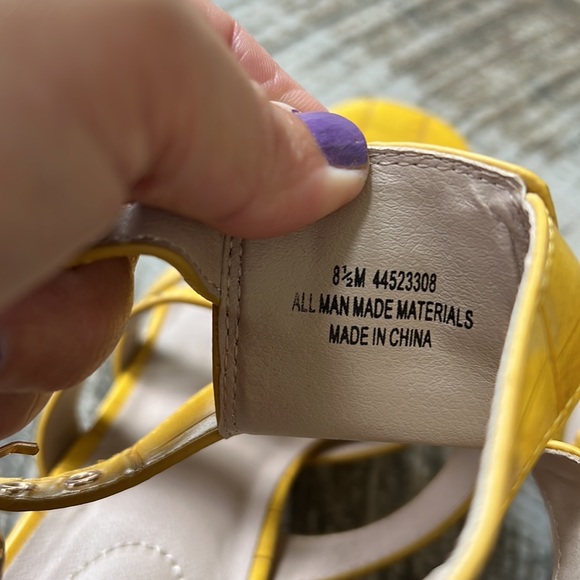 Beautiful Yellow Summer Heels - Picture 6 of 7